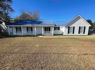 101 Shamrock Ct, Bonaire, GA 31005