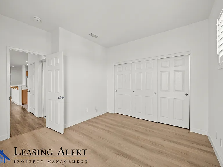 24320 Lorenzo Ln — Photo 13