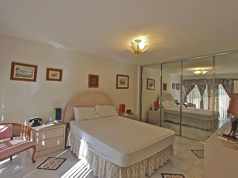 10201 Chapman Oak Ct — Photo 11