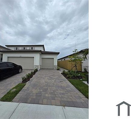 1st image of 2444 SE 29th St