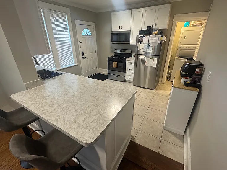 2702 W George St #1F — Photo 5