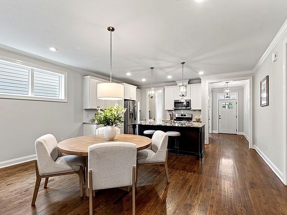 3rd image of 929 Groveview Wynd