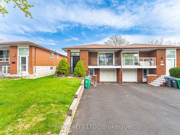 717 Green Meadow Cres E, Mississauga, ON L5A 2V3