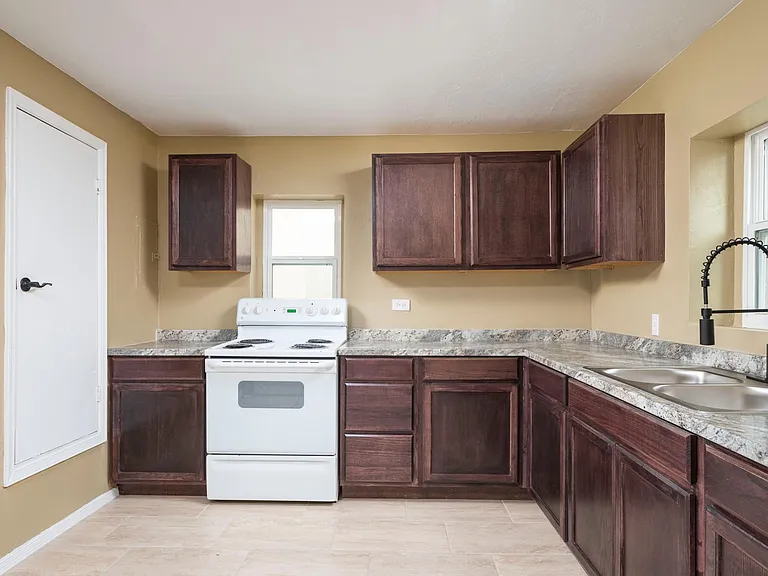 903 S Espanola St — Photo 10