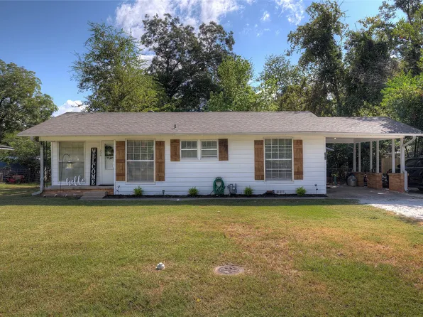 206 9th St, Sulphur Springs, TX 75482
