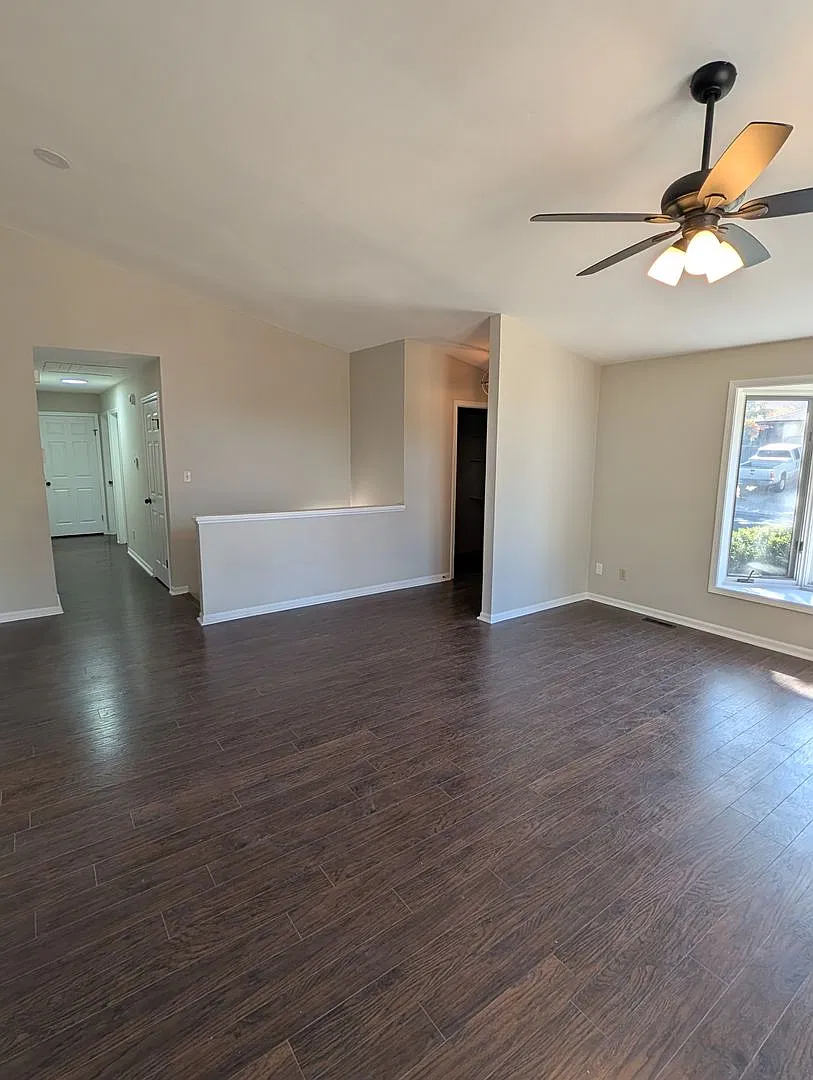 4 Bed, 3 Bath Home-Cedar Lake — Photo 3
