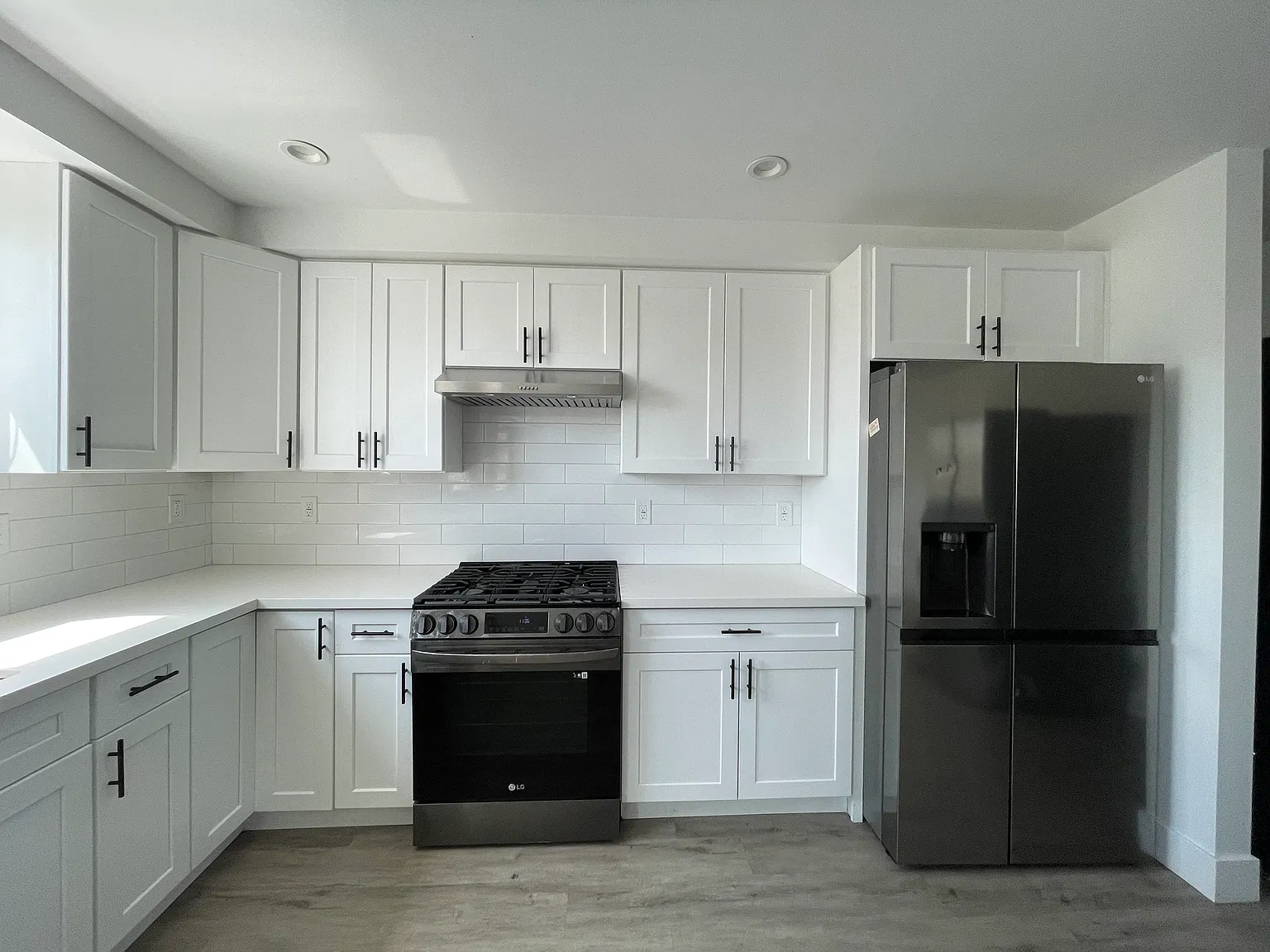 7 bed, 2300 sqft, $1,200 — Photo 2