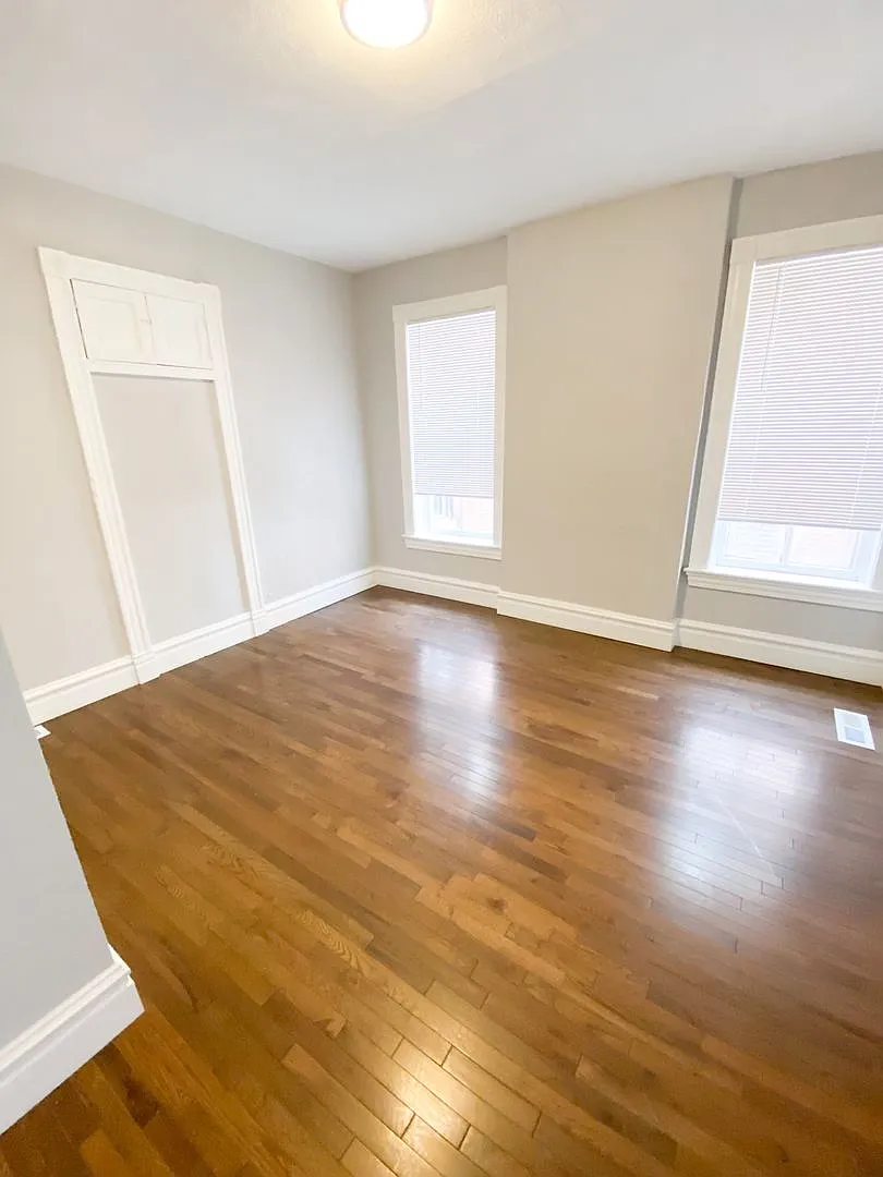 Newly Renovated 2 Bedroom/2 Bathroom! — Photo 4