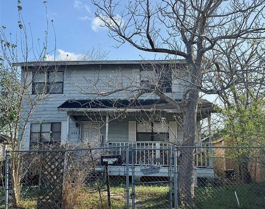 1st image of 432 W Avenue D