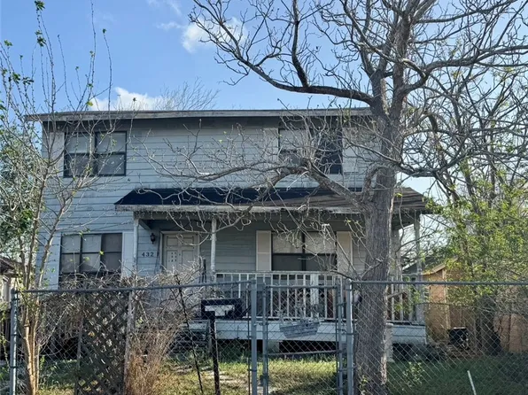 432 W Avenue D, Robstown, TX 78380