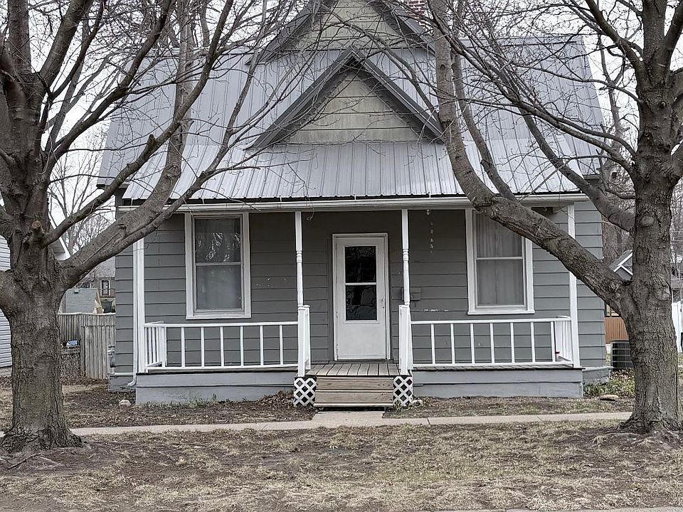 1st image of 316 N 1st St