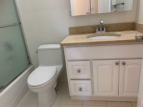 5th image of 6505 Douglaston Pkwy Floor 2