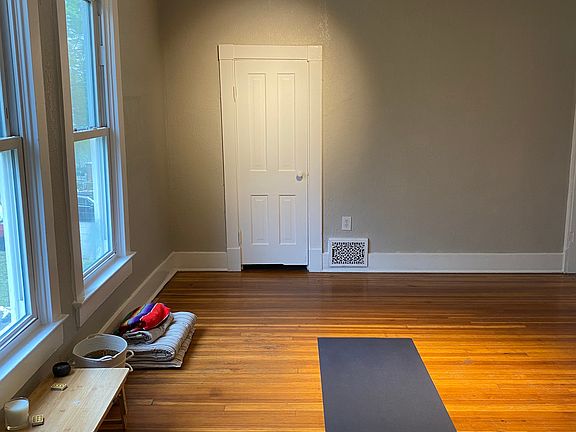 4th image of 646 Orville Ave #1