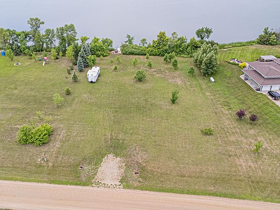 3rd image of 23925 Norway Lake Rd