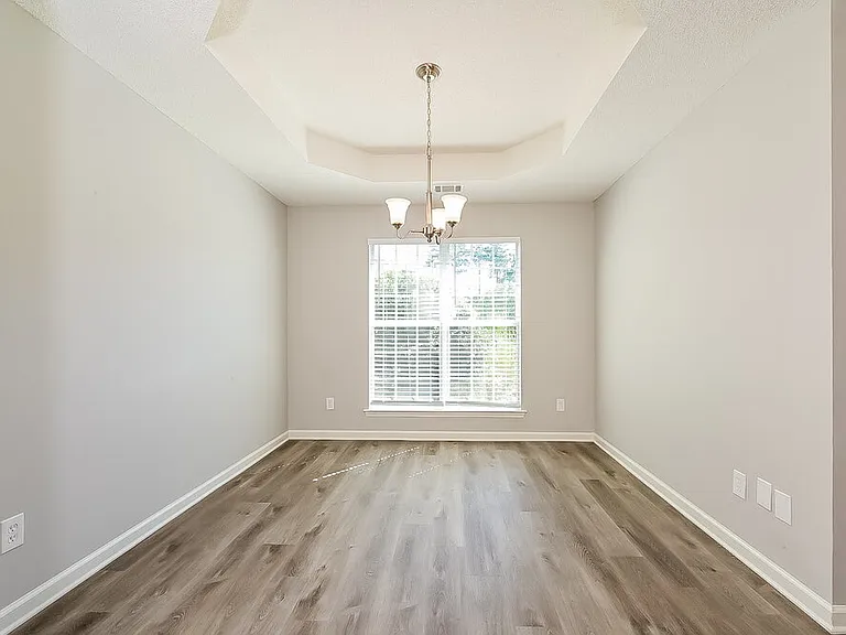 5567 Katherine Village Dr — Photo 5