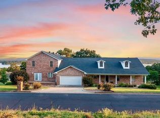 34 Valley View Dr E, Russellville, AR 72802