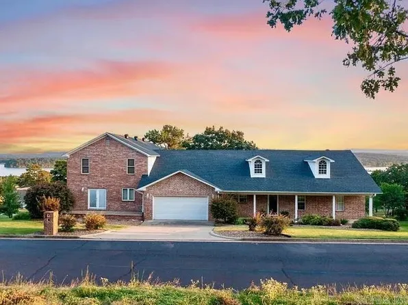 34 Valley View Dr E, Russellville, AR 72802