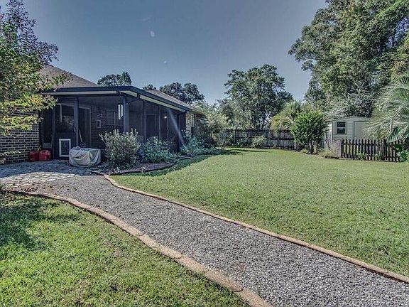 5th image of 2341 Majestic Dr