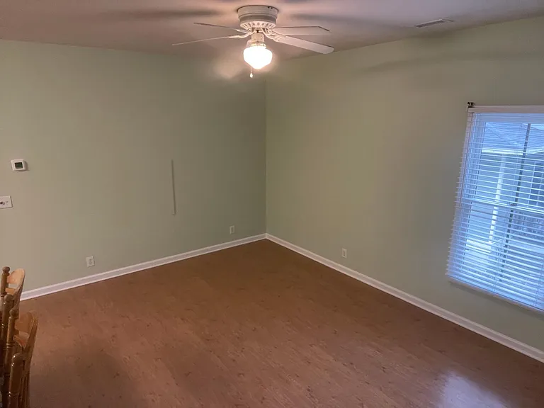 518 Galt Ln E — Photo 2