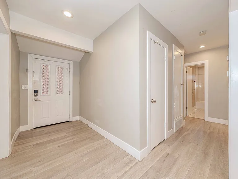 1817 E Morava Ave — Photo 3