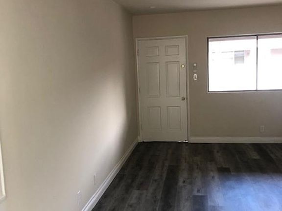 4th image of 15022 Dickens St #9