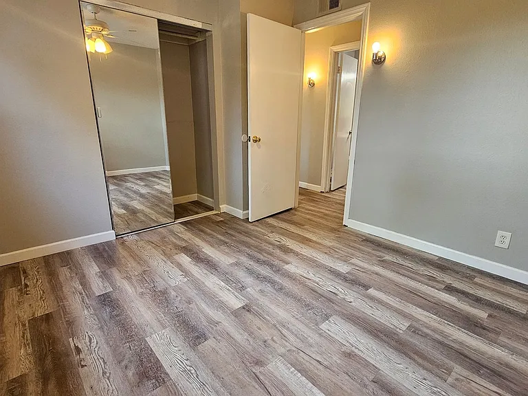 610 Daisy St — Photo 17