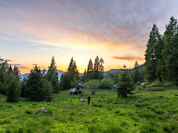 12681 Dead Indian Memorial Rd, Ashland, OR 97520