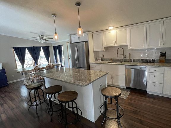 Image 3: D4B7758C-69DD-4ADF-89D9-E6F35AA1BECF