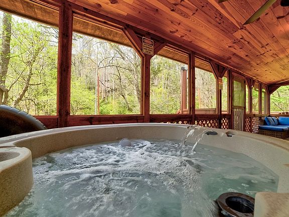 3rd image of 369 Trillium Rd