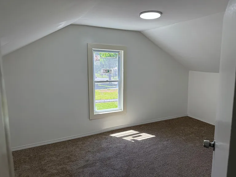 256 N Transit St — Photo 7