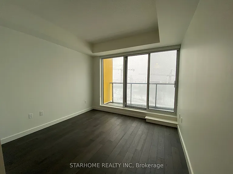 95 McMahon Dr #Townhouse 510 — Photo 5