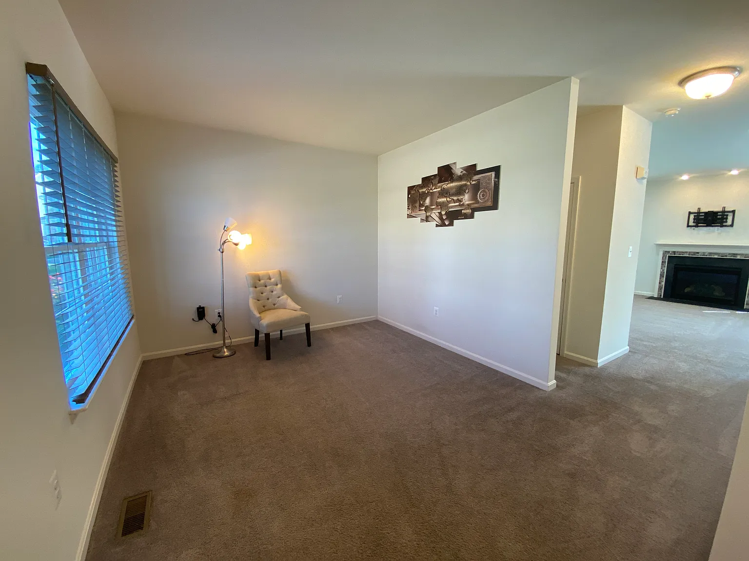 3 bed, 3.5 bath, 2388 sqft, $2,895 — Photo 4