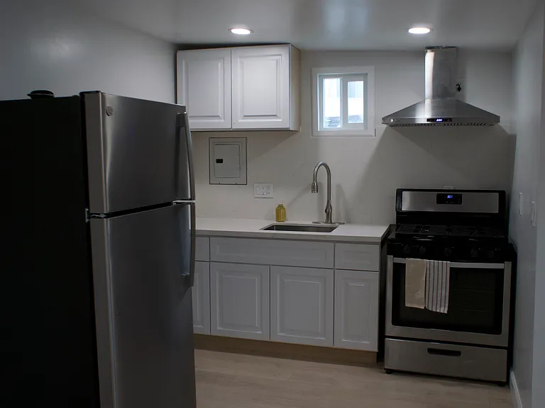 8642 San Luis Ave #3 — Photo 6