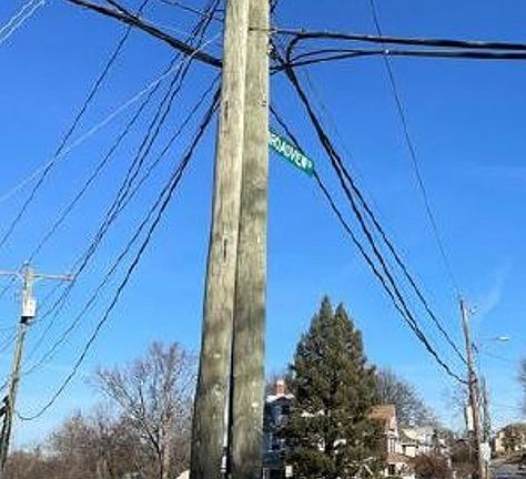 Exterior Neighborhood (street photo)