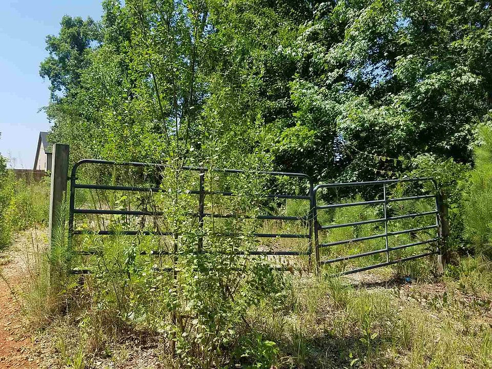 2nd image of 340 Meadowbrook Dr