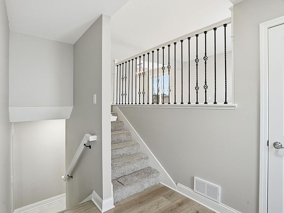 4th image of 2008 Sir Richard Rd