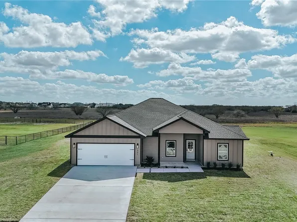 321 Whitetail Ln, Victoria, TX 77905
