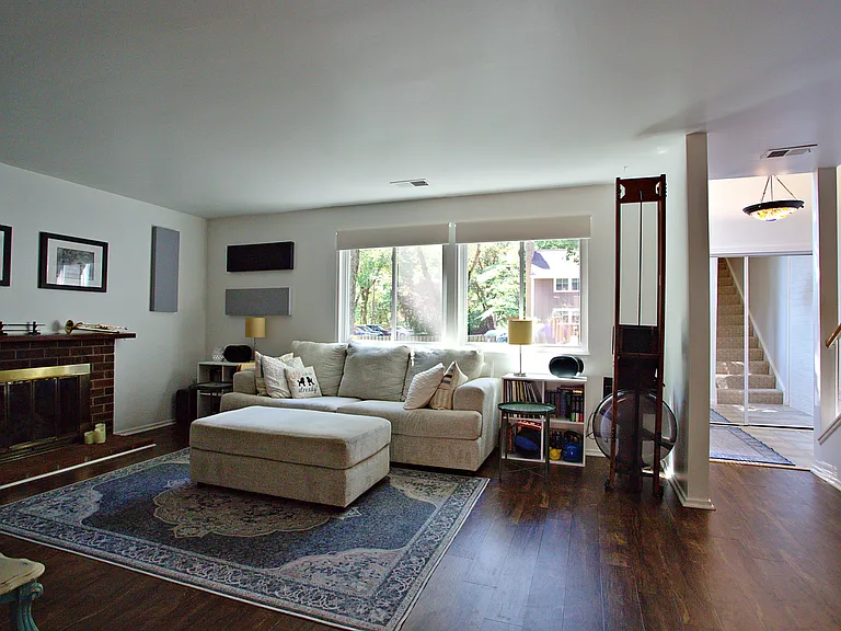 1450 Greenmont Ct — Photo 7
