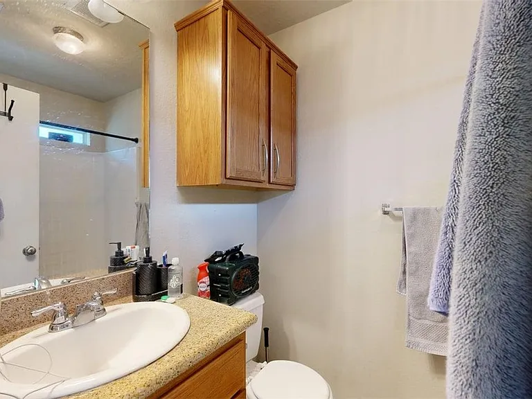 2933 McLaren Dr — Photo 20