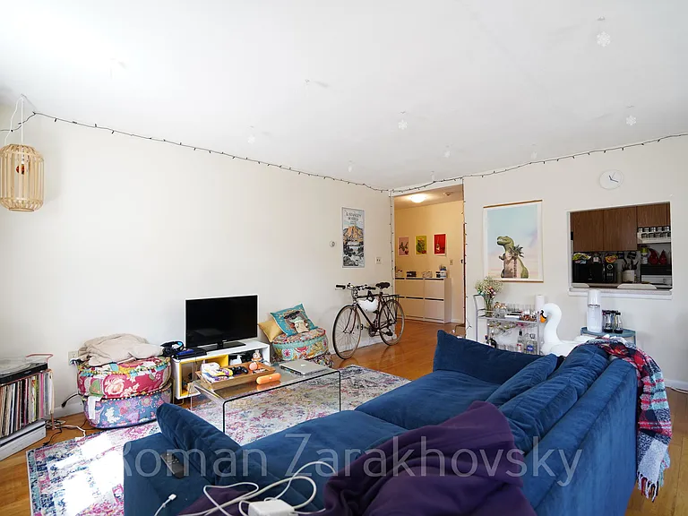 79 Sutherland Rd #8 — Photo 3