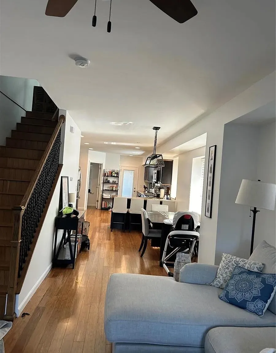 2 bed, 2.5 bath, 1500 sqft, $1,900 — Photo 2