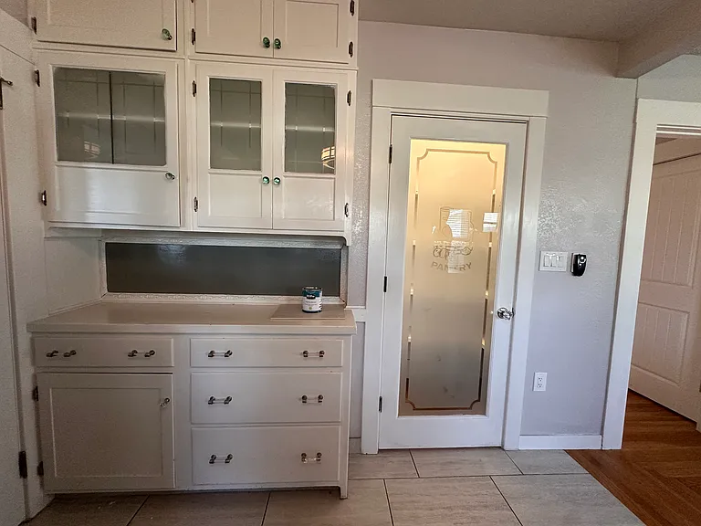 1105 W G St — Photo 12