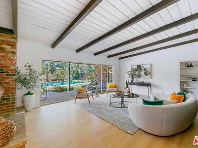 3512 Beverly Glen Blvd, Sherman Oaks, CA, 91423