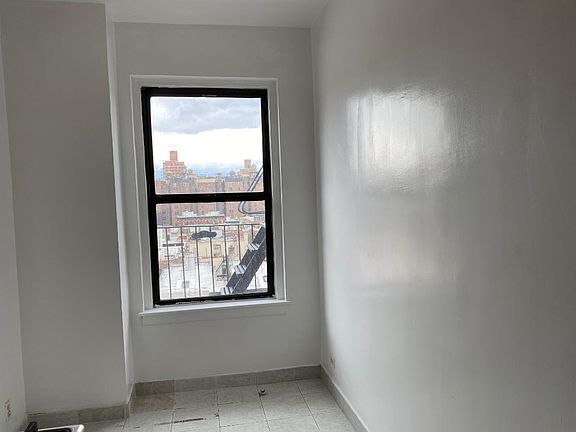 4th image of 211 W 106th St APT 10D