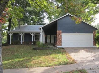 12562 Springtrail Dr, Florissant, MO 63033