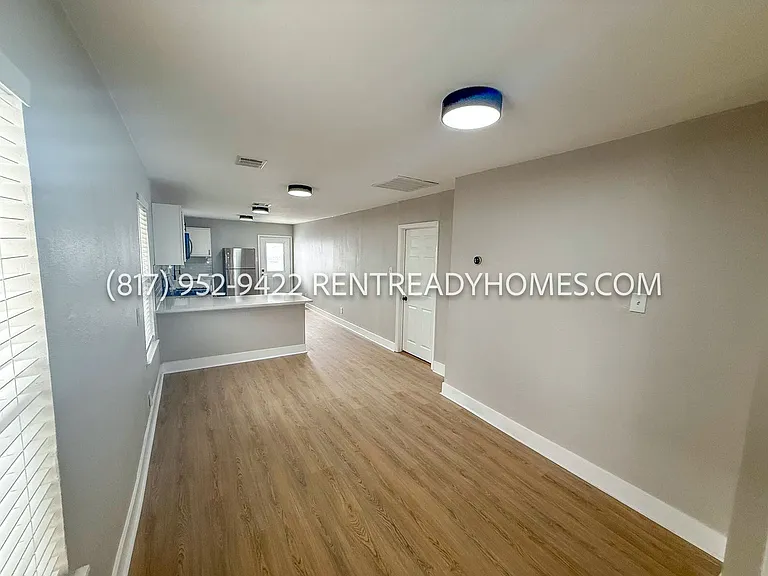 1824 Carver Ave — Photo 7