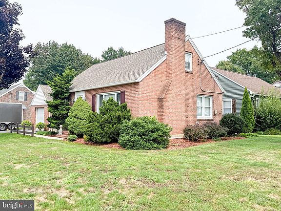 4th image of 571 Highland Ave