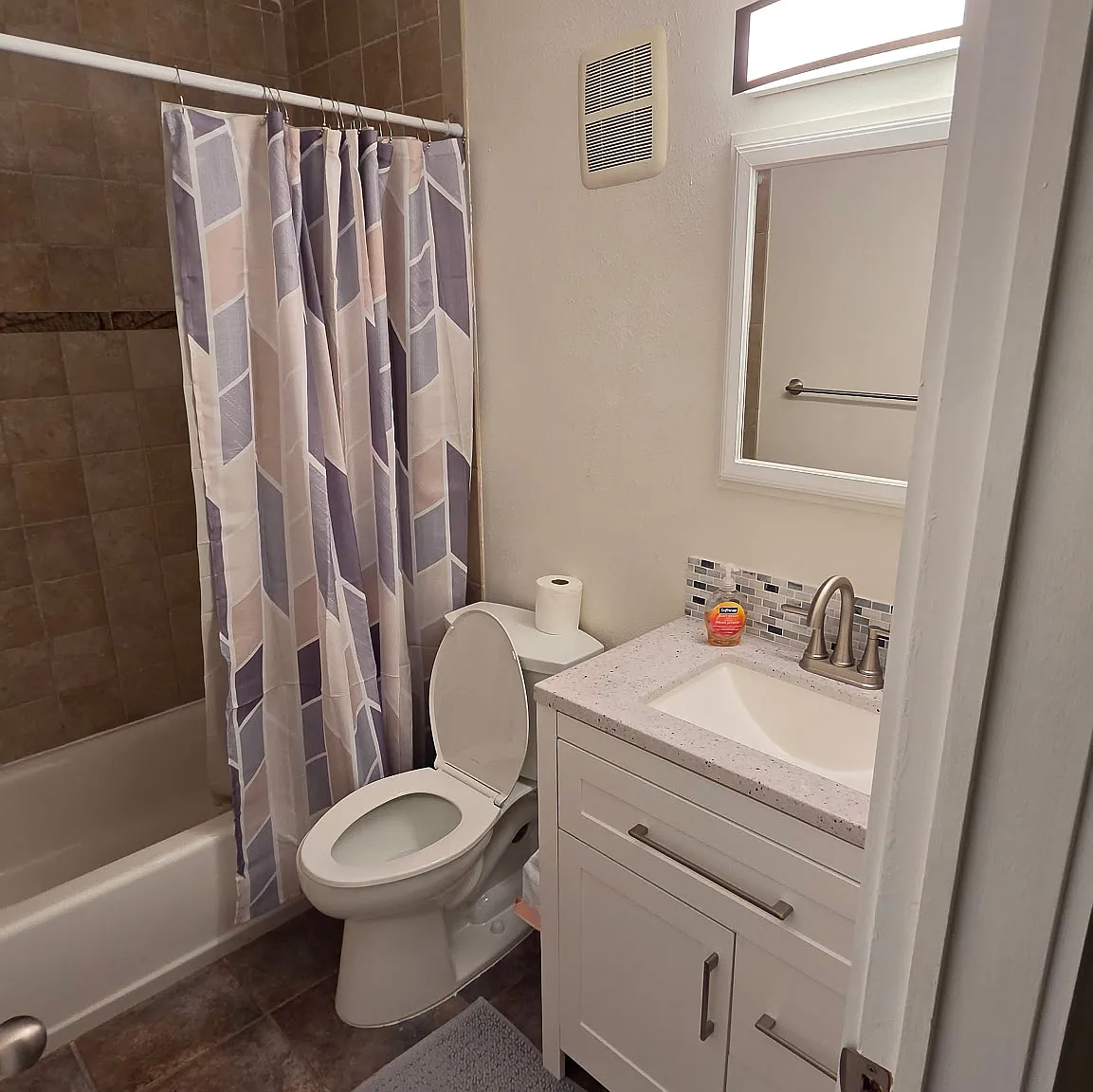 3 bed, 1368 sqft, $1,950 — Photo 3