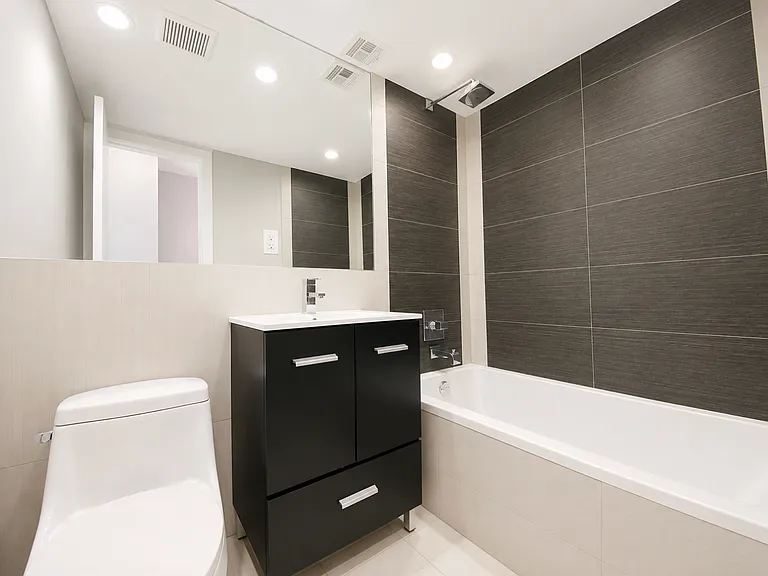355 Stockton St #2A — Photo 11