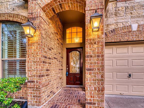 3rd image of 9502 Sapphire Hill Ln